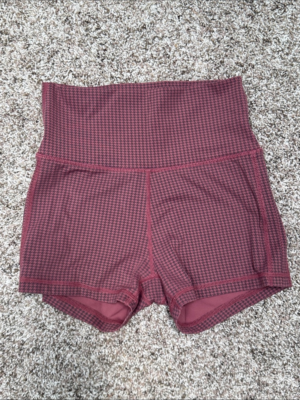 High-Waist Women's Bike Shorts in Burgundy Houndstooth